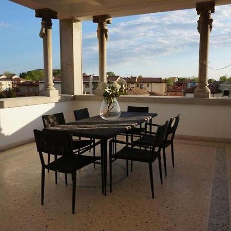Stylish Penthouse Apartment In Venice Lido, 10 Minutes From Saint Marks Square Венеция-Лидо Экстерьер фото